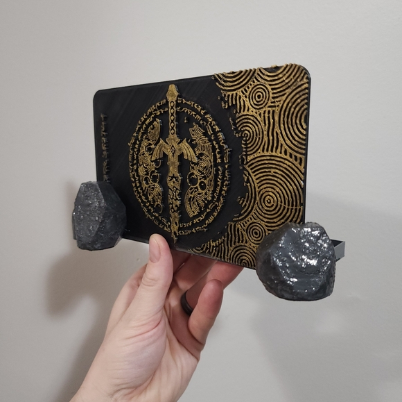 Legend of Zelda Nintendo Switch Dock Cover - Picture 4 of 5